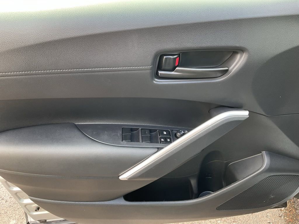 Used 2023 Toyota Corolla Cross LE w/ Moonroof Package image 11