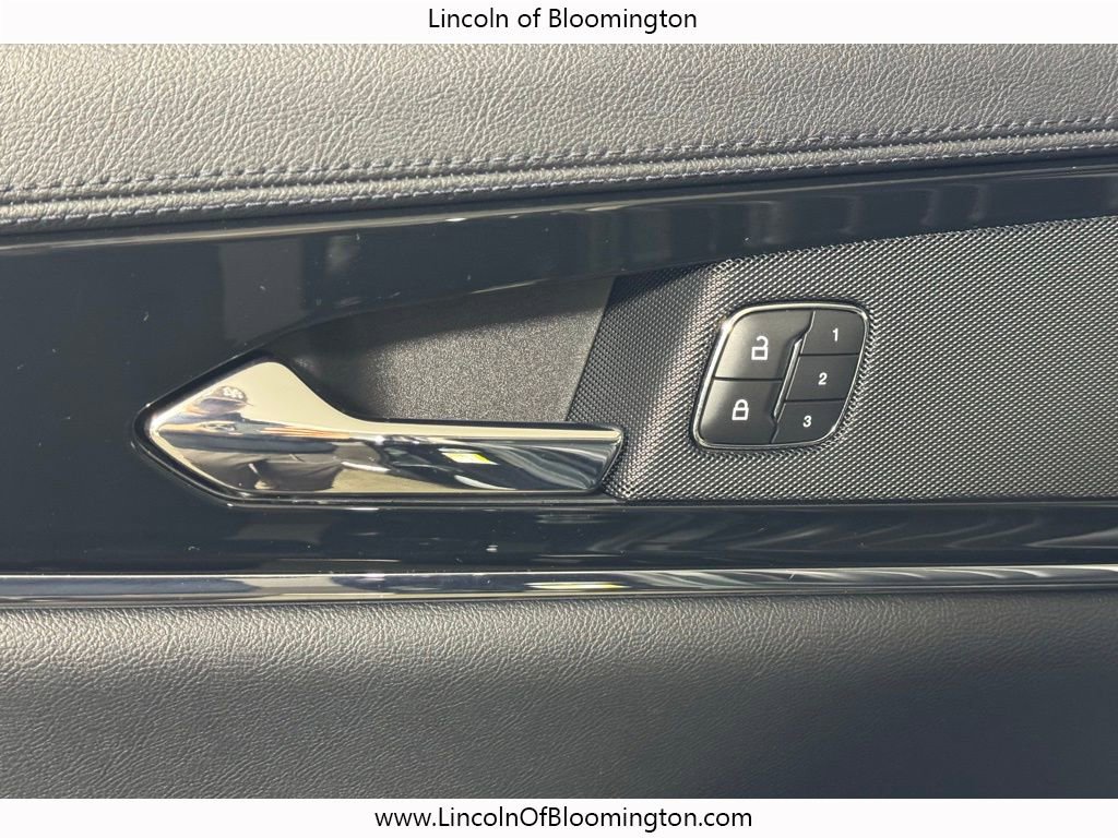 Used 2023 Lincoln Nautilus AWD w/ Premium Package image 17