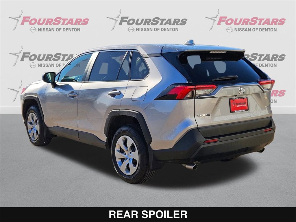 Used 2022 Toyota RAV4 LE image 7