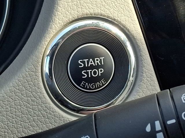 Used 2022 Nissan Rogue Sport SV image 24