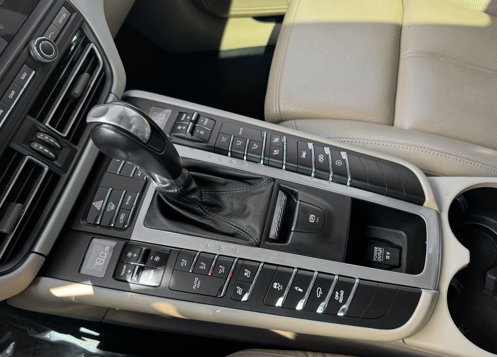 Used 2020 Porsche Macan GTS image 26