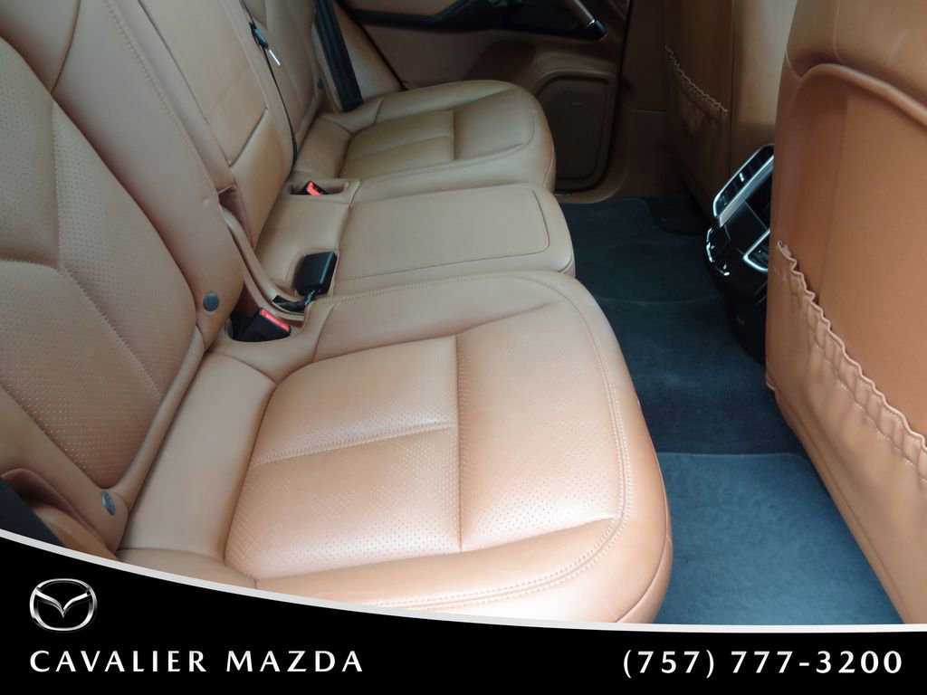 Used 2018 Porsche Cayenne AWD/4WD image 18