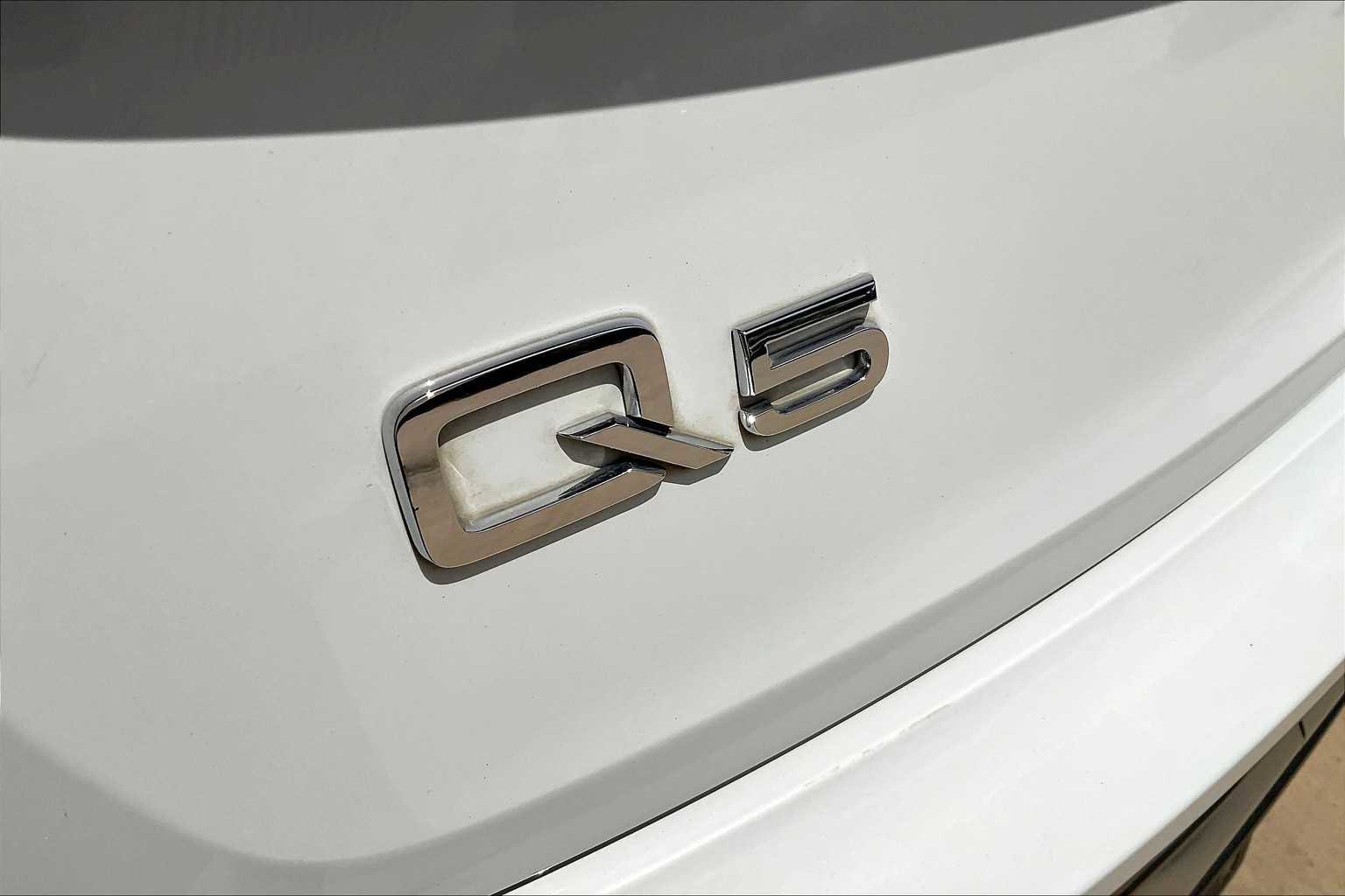 Used 2021 Audi Q5 2.0T Premium w/ Convenience Package image 30