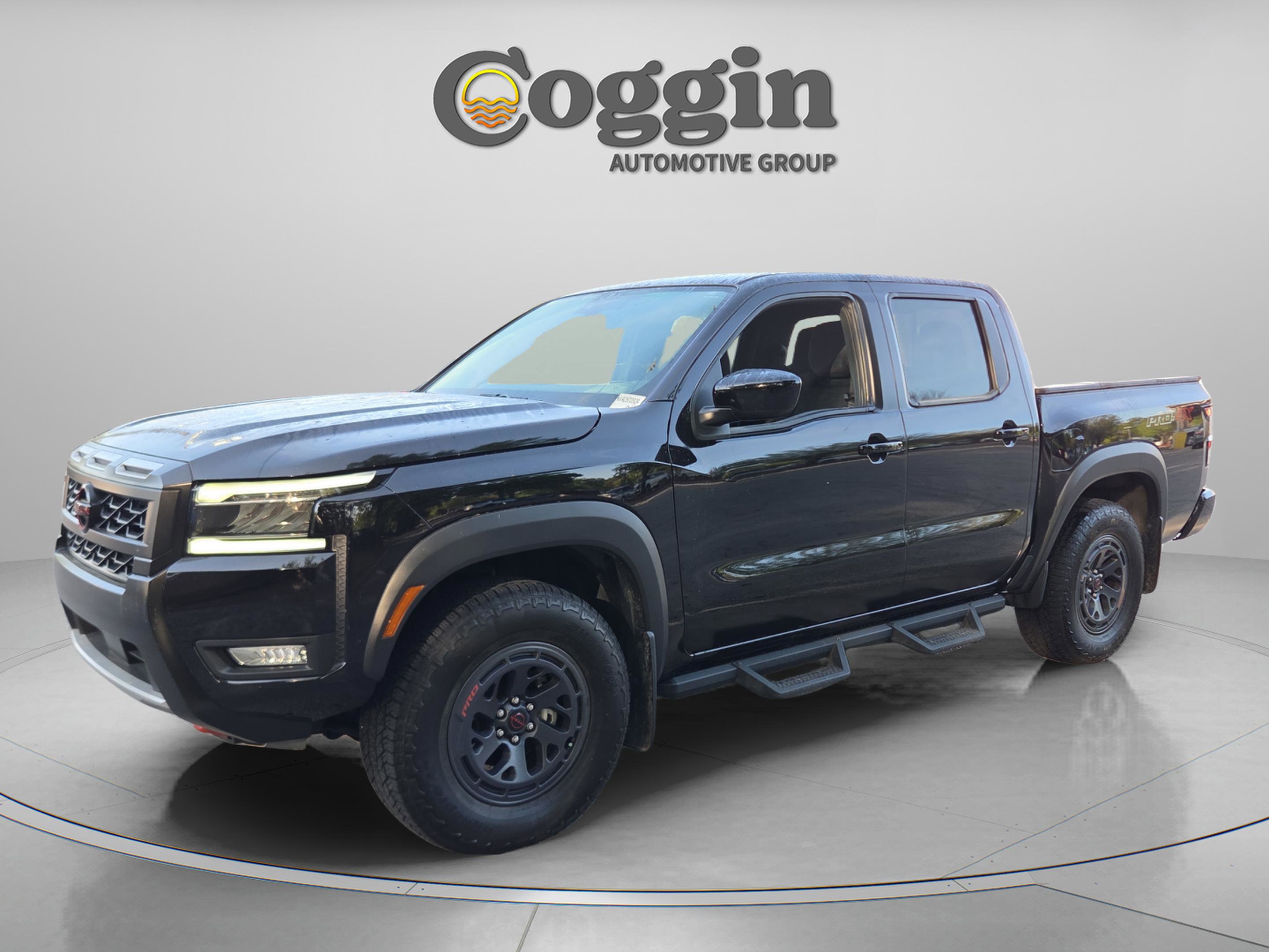 Used 2025 Nissan Frontier PRO-4X image 1