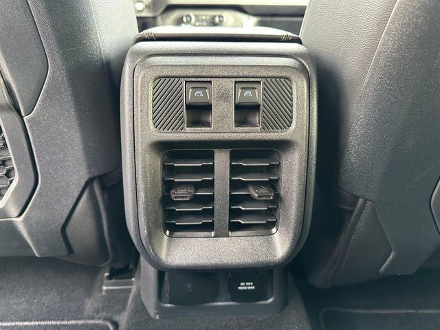 Used 2025 Ford Bronco Badlands image 22