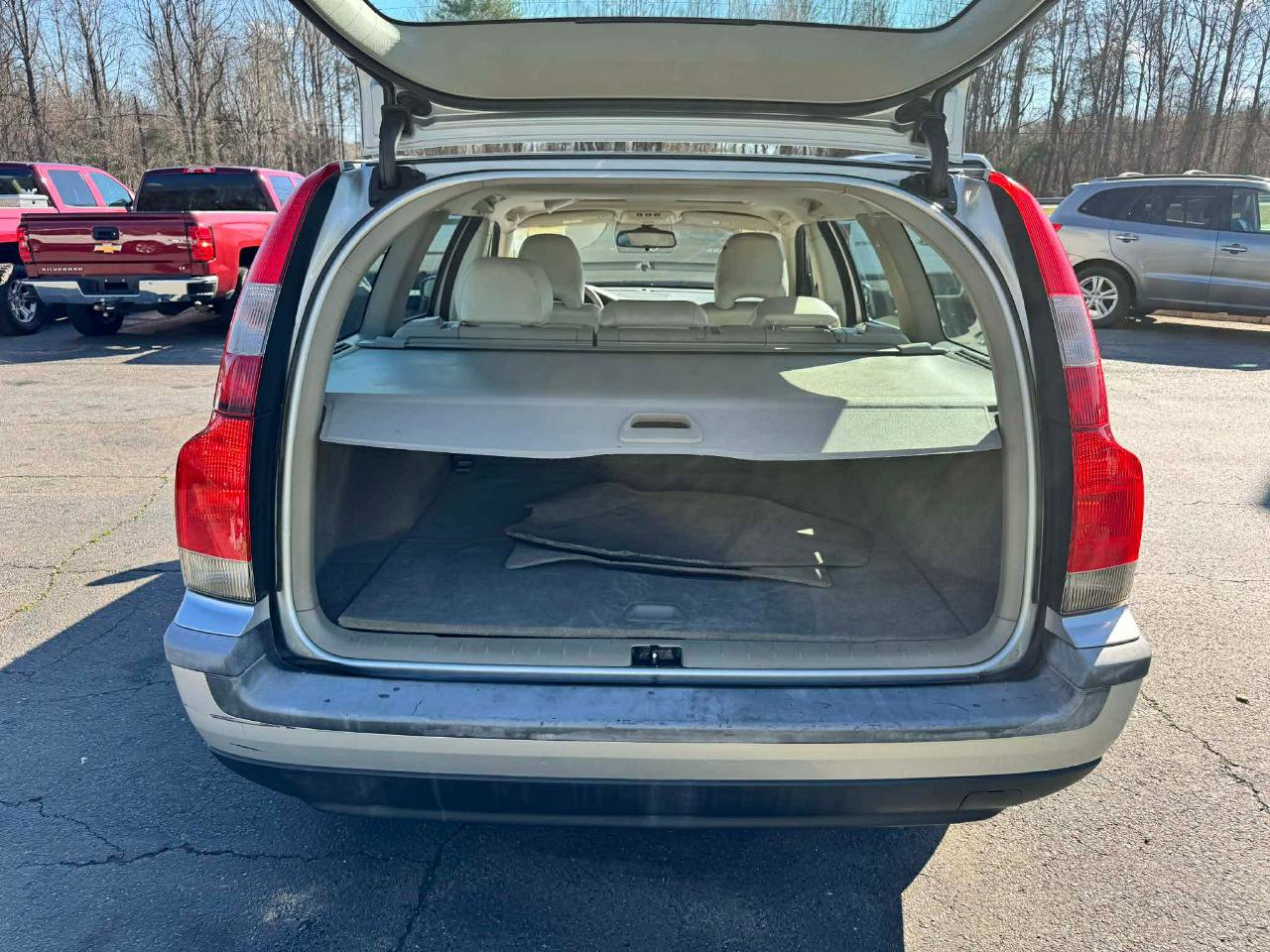 Used 2004 Volvo V70 2.5T FWD image 21