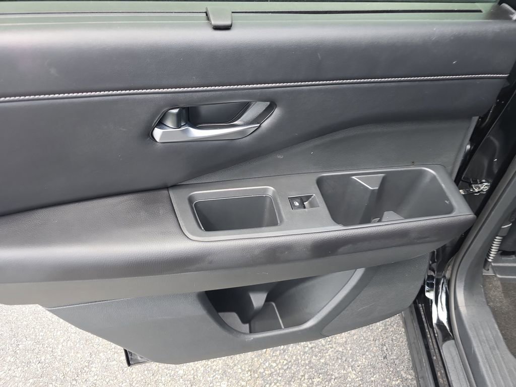 Used 2024 Nissan Pathfinder SL image 12