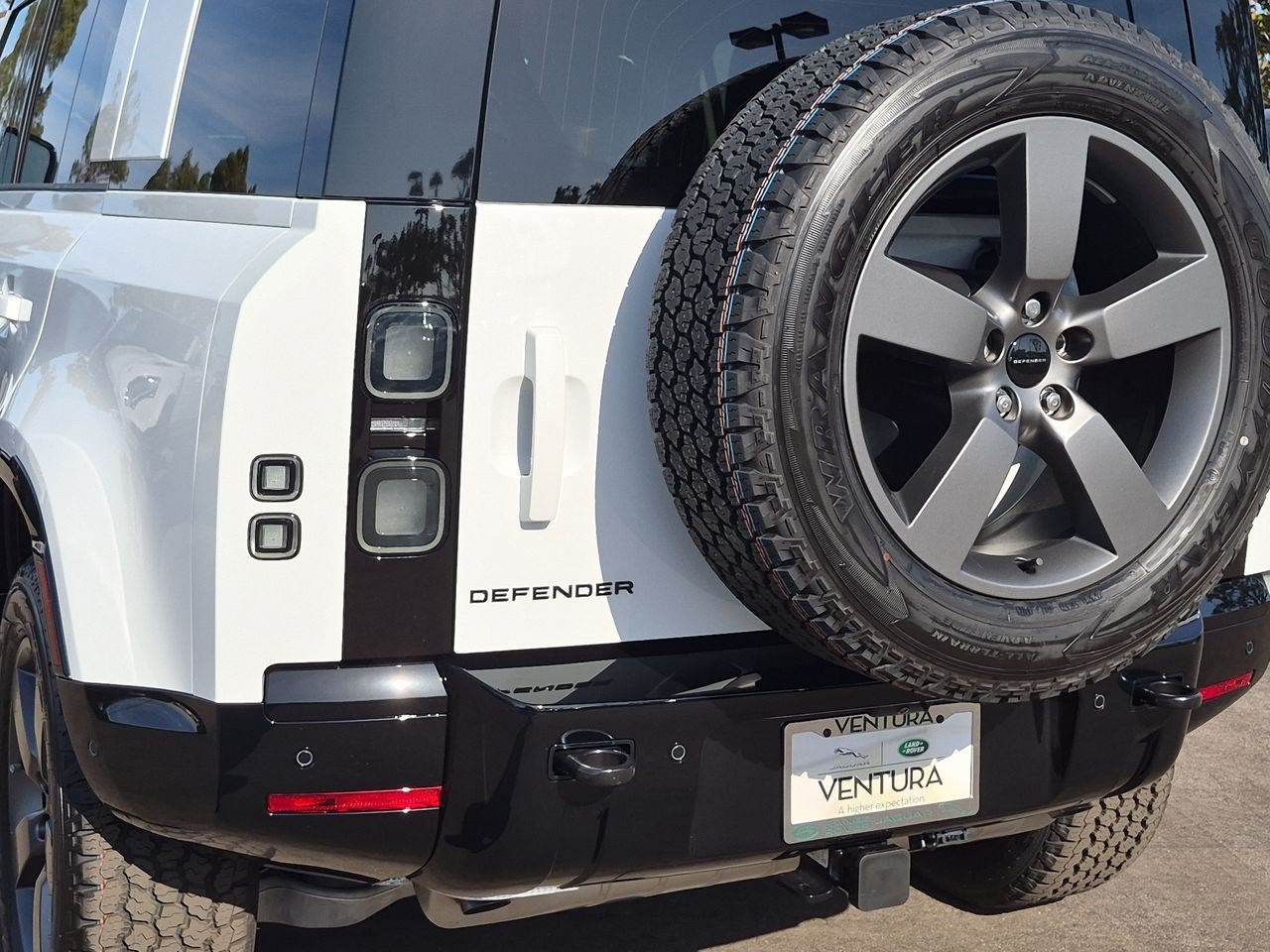 New 2026 Land Rover Defender 110 X-Dynamic SE AWD/4WD image 24