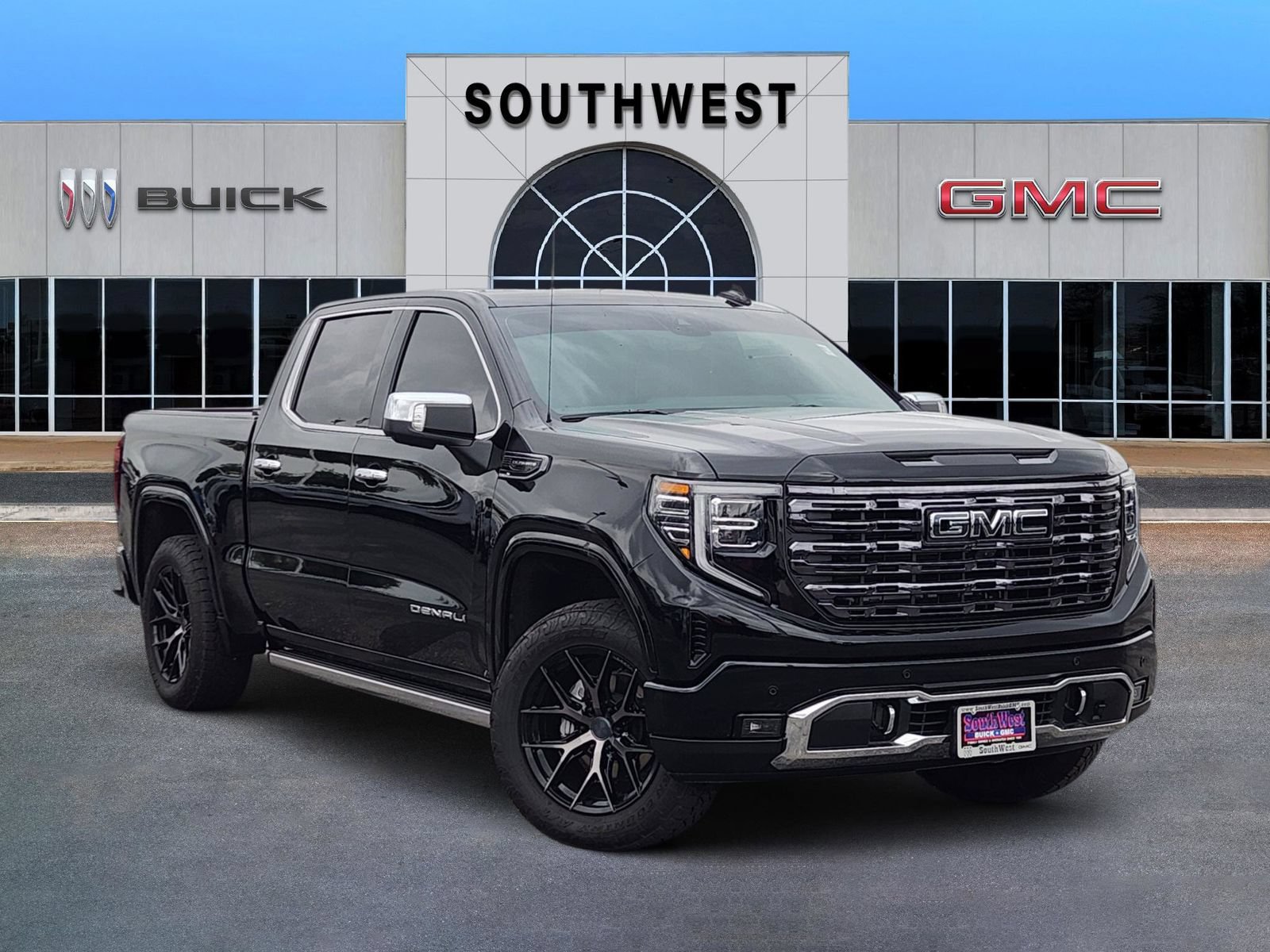 Used 2025 GMC Sierra 1500 Denali Ultimate AWD/4WD image 1