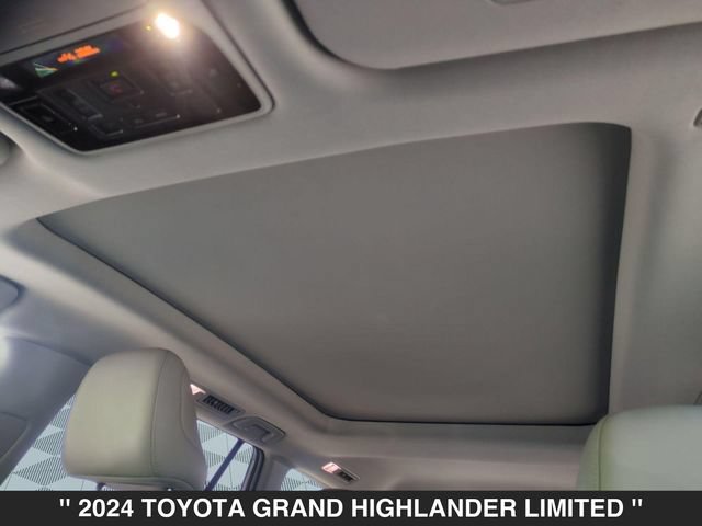 Used 2024 Toyota Grand Highlander AWD image 26