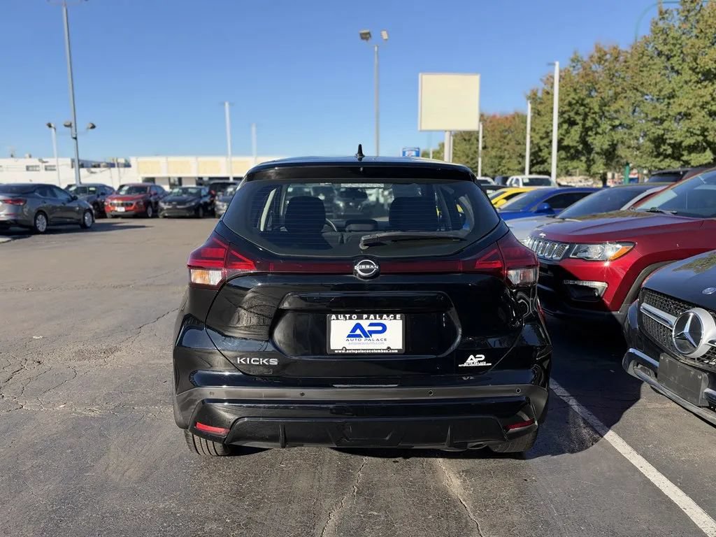 Used 2022 Nissan Kicks S FWD image 5