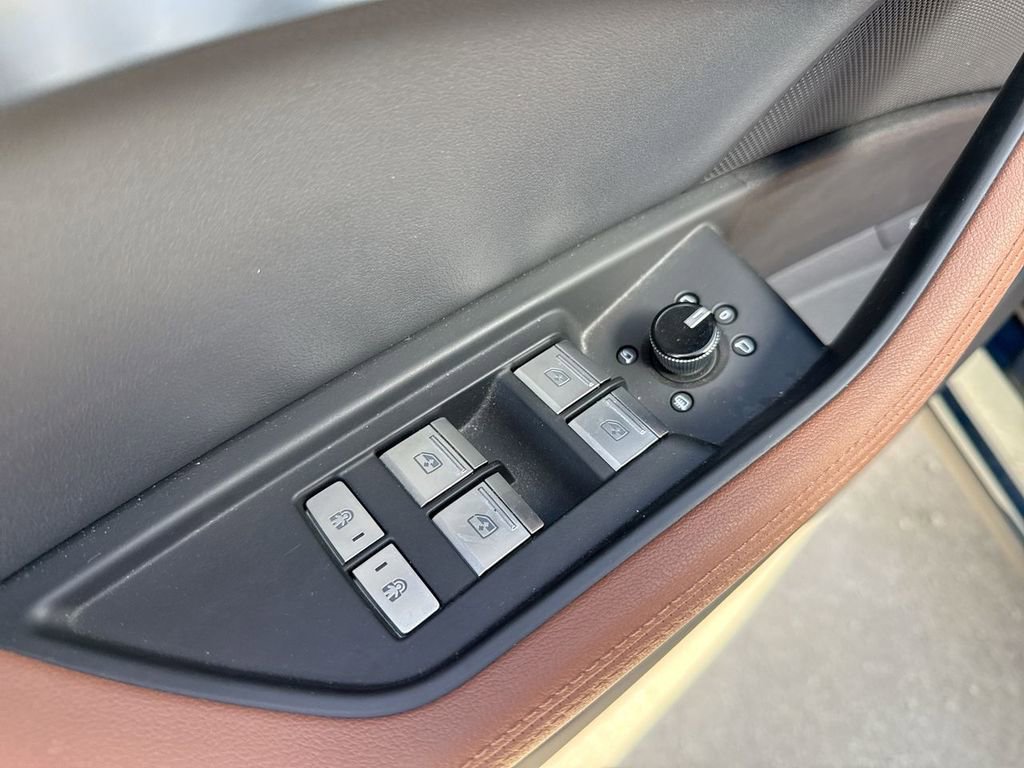 Used 2019 Audi e-tron Premium Plus image 13