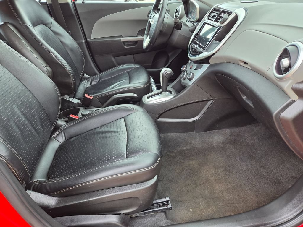 Used 2018 Chevrolet Sonic Premier FWD image 55