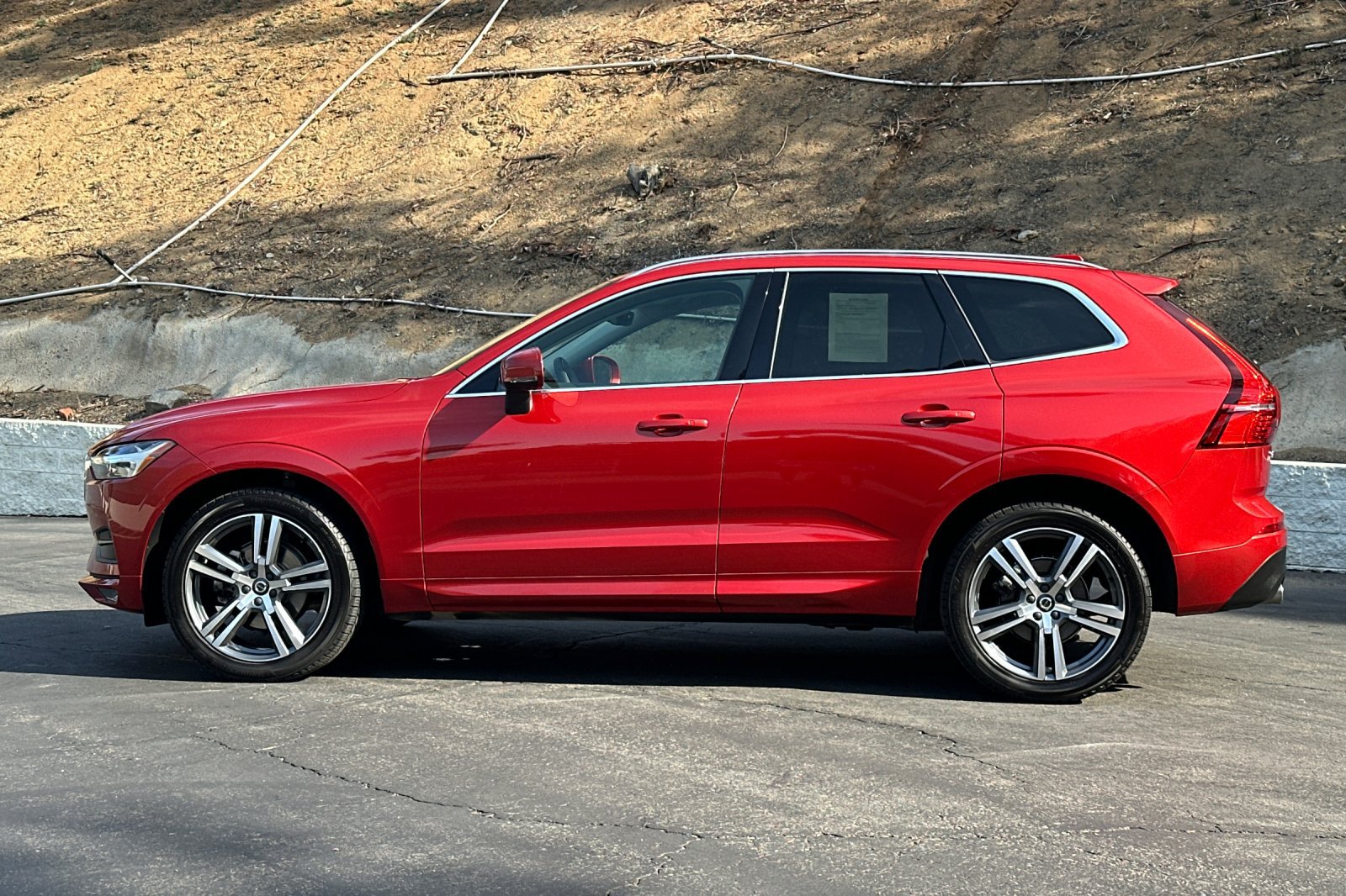 Used 2021 Volvo XC60 T5 Momentum w/ Premium Package FWD image 7