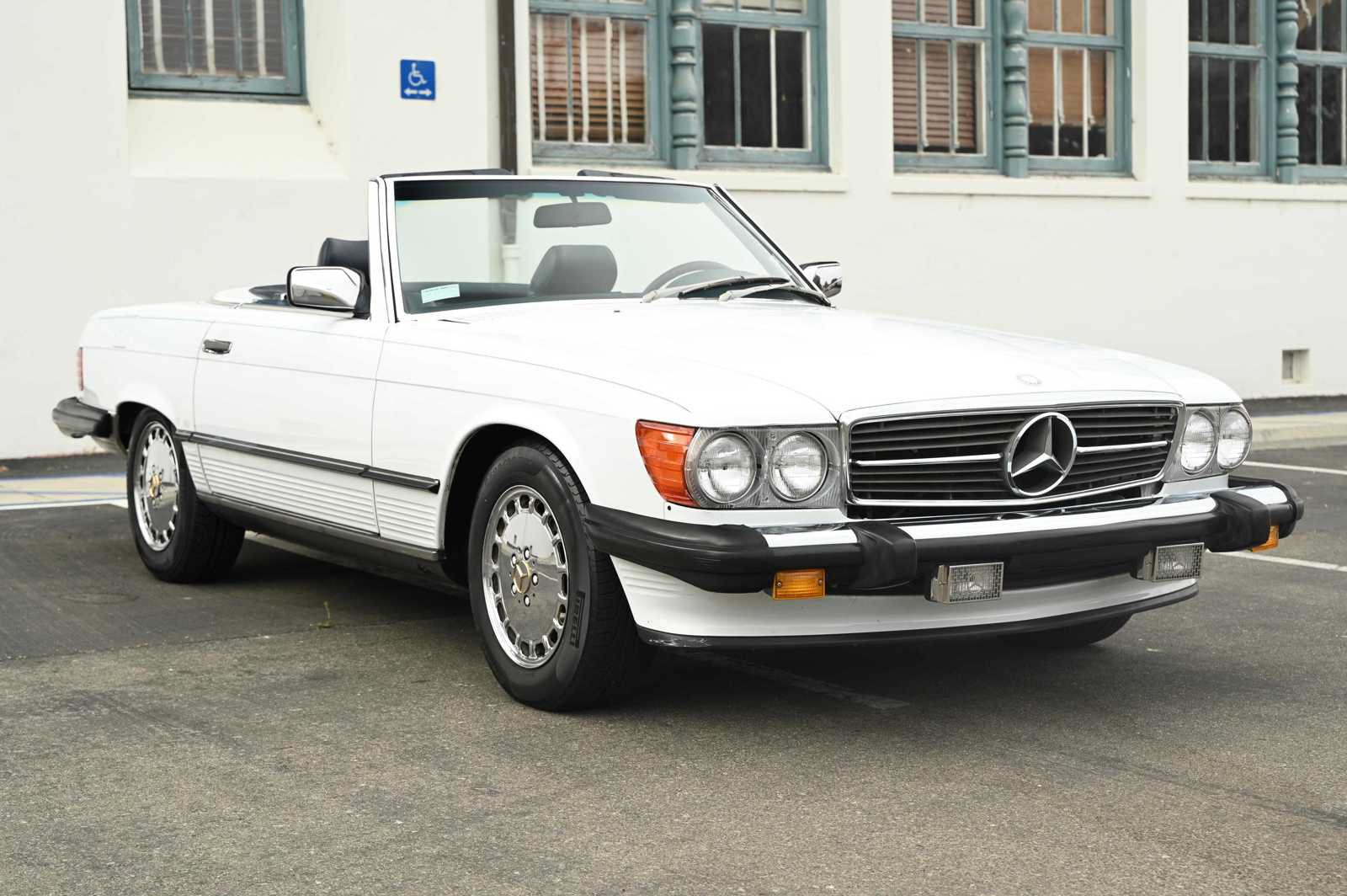 Used 1989 Mercedes-Benz 560 SL image 3