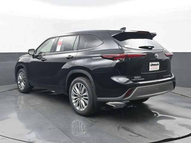 New 2026 Toyota Highlander Platinum AWD/4WD image 3