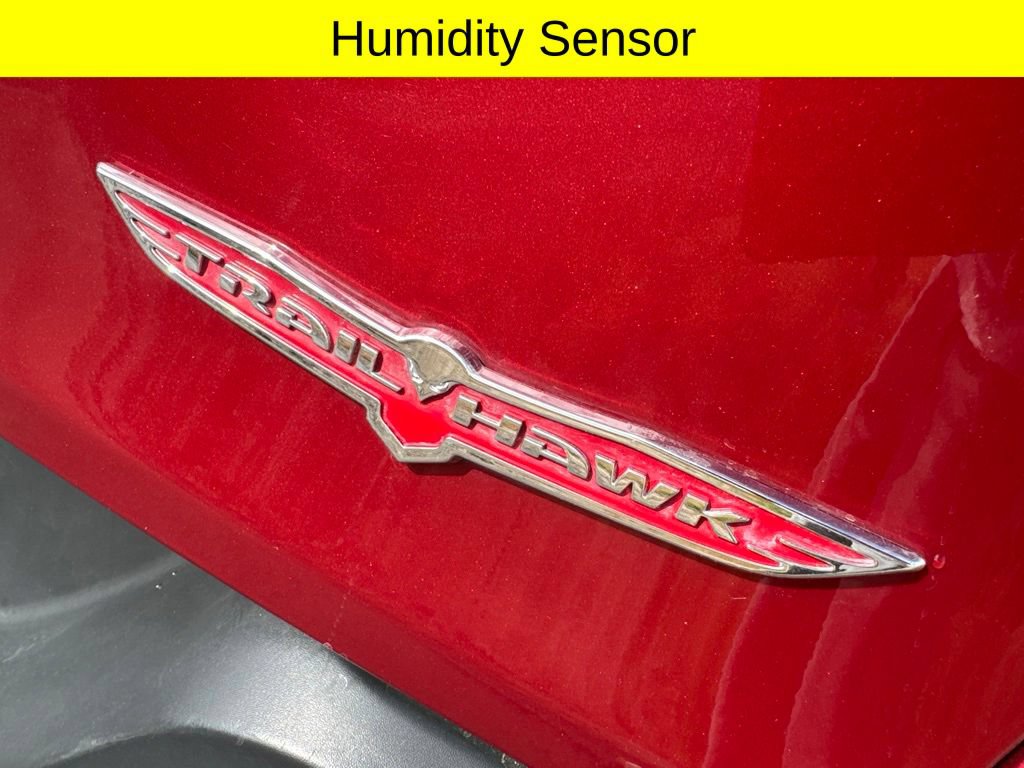 Used 2017 Jeep Cherokee Trailhawk AWD/4WD image 10