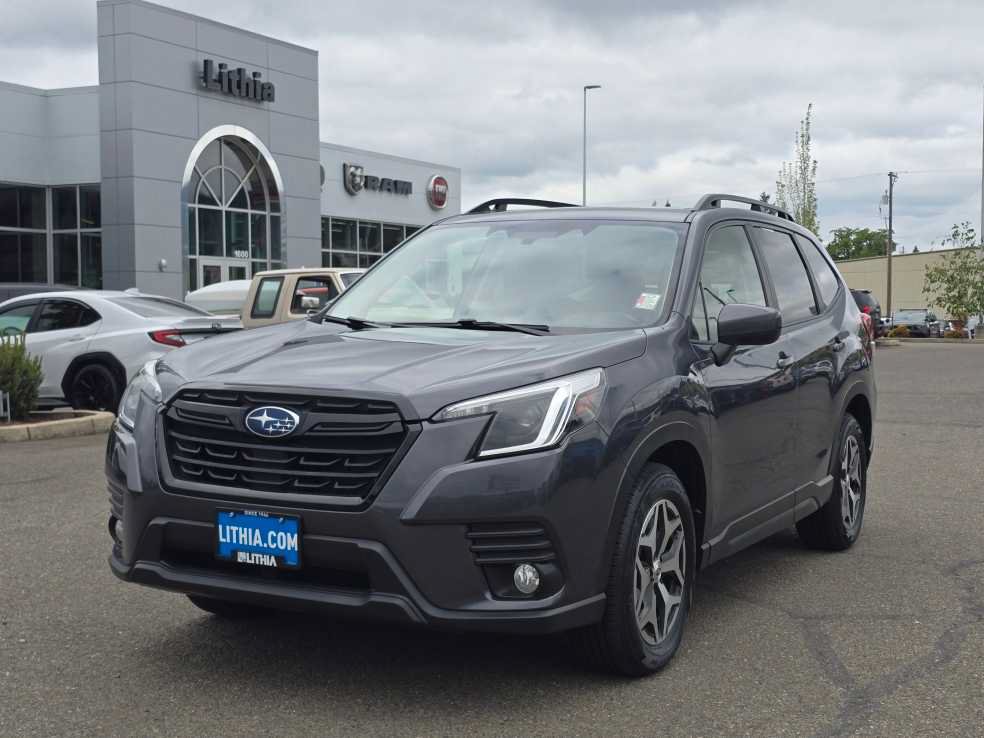 Used 2022 Subaru Forester Premium AWD/4WD image 1