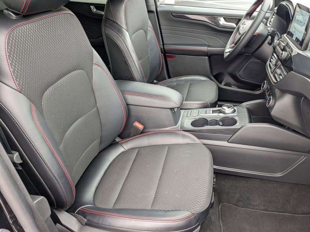 Used 2025 Ford Escape ST-Line image 36