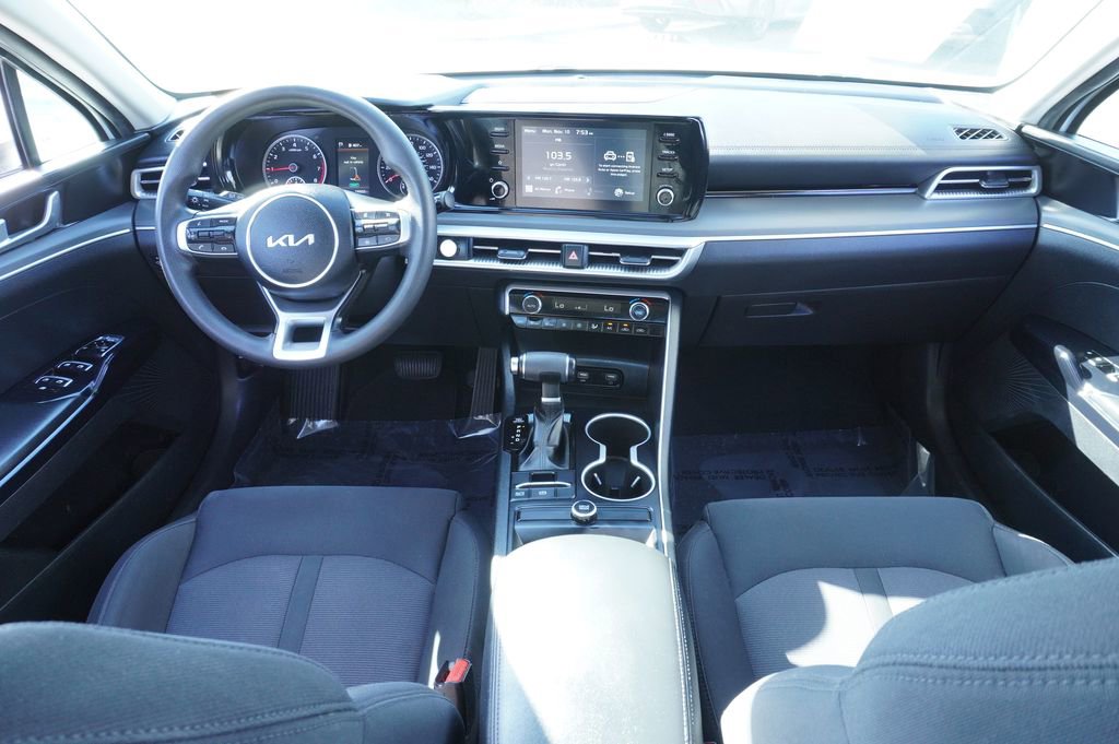 Used 2022 Kia K5 LXS image 11