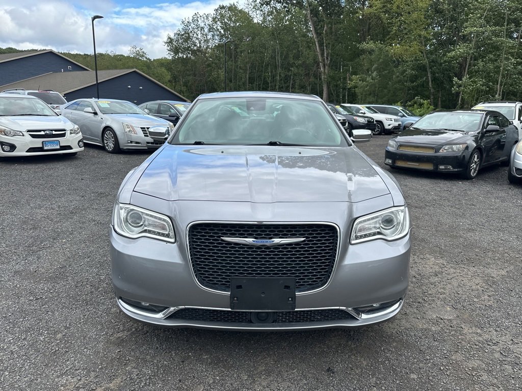 Used 2018 Chrysler 300 Limited w/ Safetytec Plus Group image 2