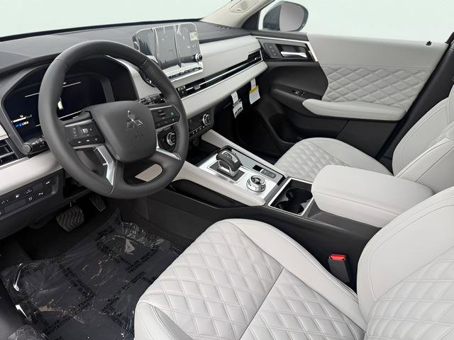 New 2025 Mitsubishi Outlander SEL image 16