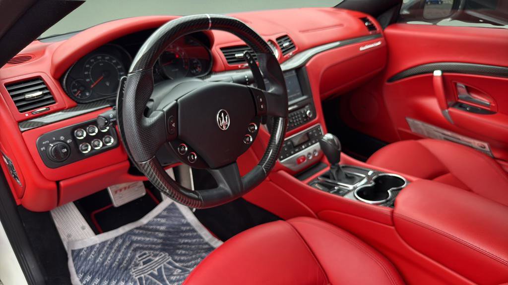 Used 2015 Maserati GranTurismo Sport image 12