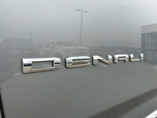 Used 2023 GMC Yukon XL Denali AWD/4WD image 10