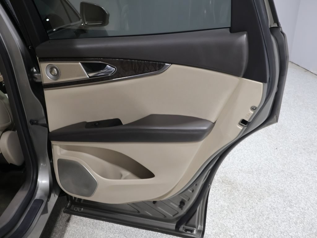 Used 2016 Lincoln MKX Reserve w/ Luxury Package AWD/4WD image 21