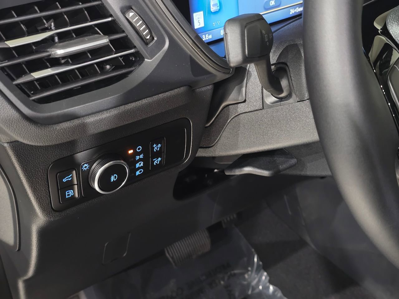 New 2026 Ford Escape SE w/ Class II Trailer Tow Package image 20