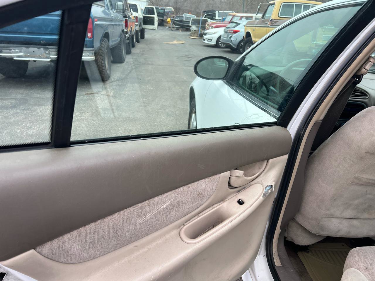 Used 2004 Oldsmobile Alero GL image 12