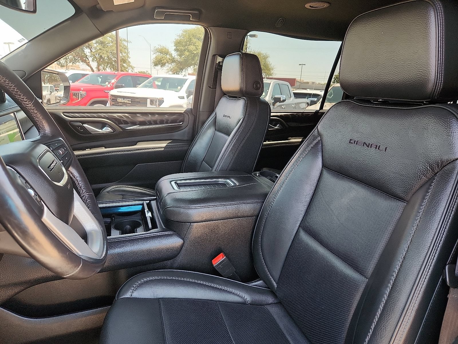 Used 2022 GMC Yukon XL Denali RWD image 14