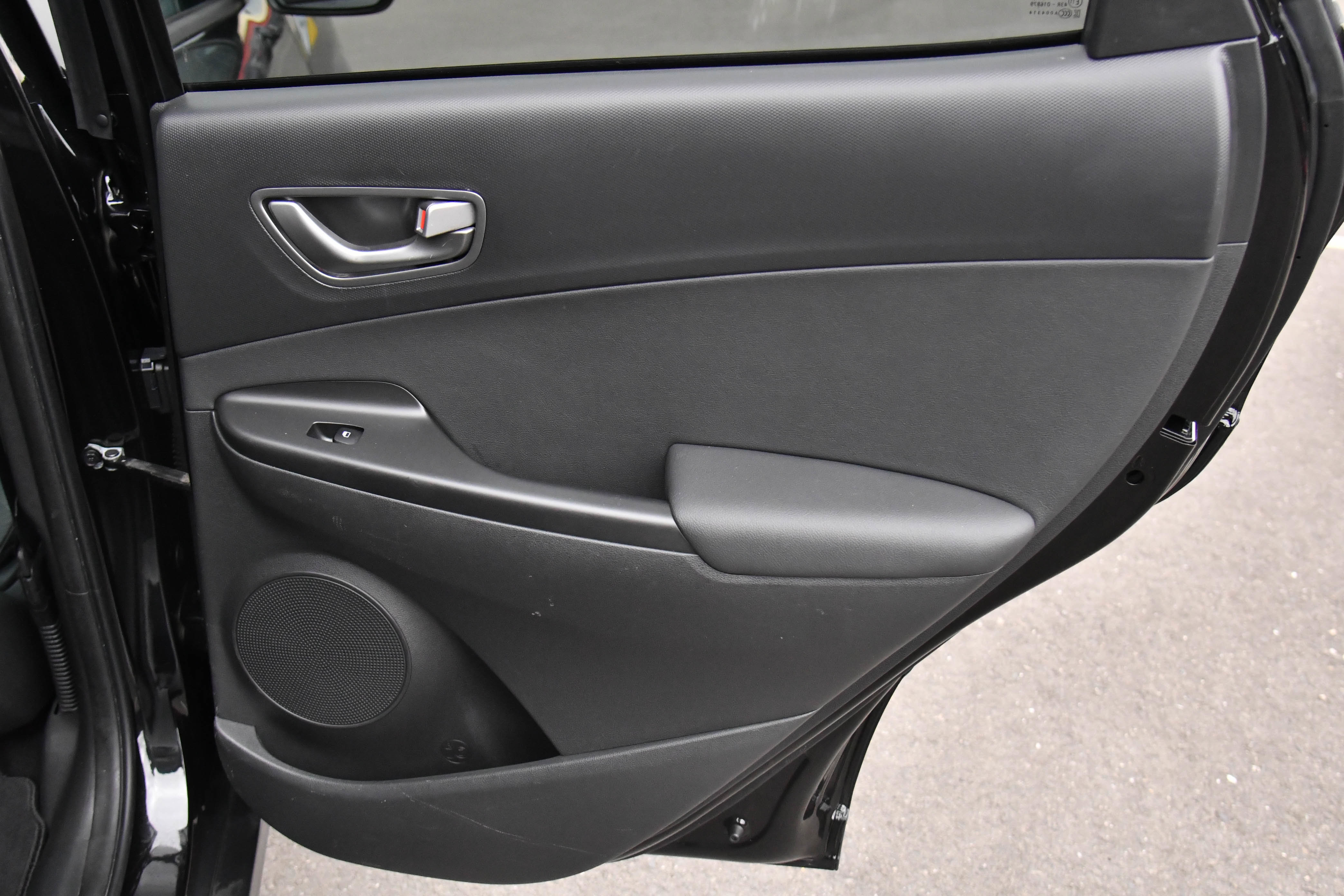 Used 2021 Hyundai Kona Limited FWD image 40