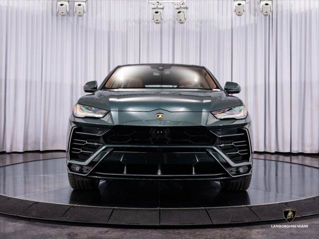 Used 2021 Lamborghini Urus AWD/4WD image 2
