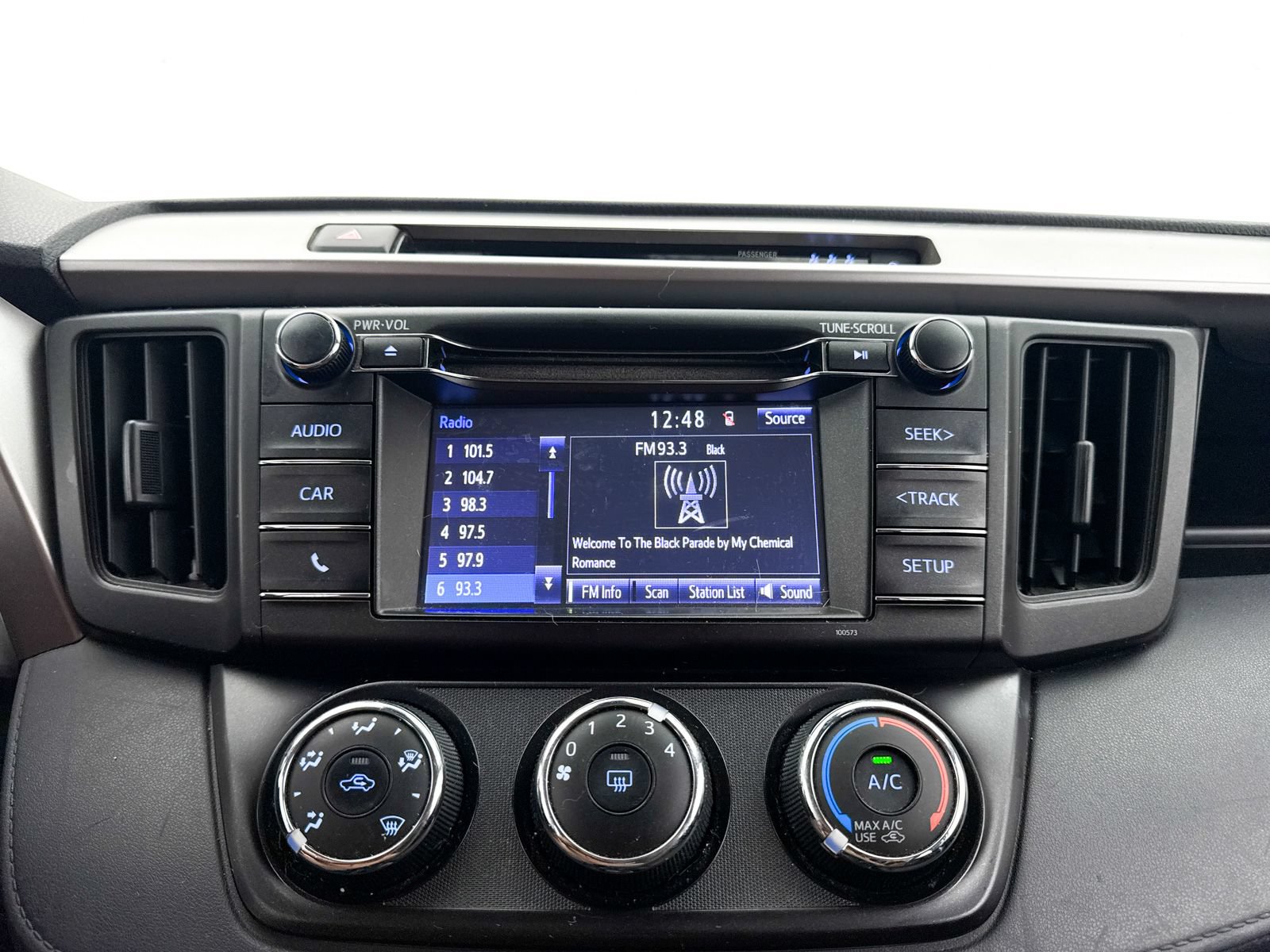 Used 2018 Toyota RAV4 LE w/ Carpet Mat Package FWD image 4