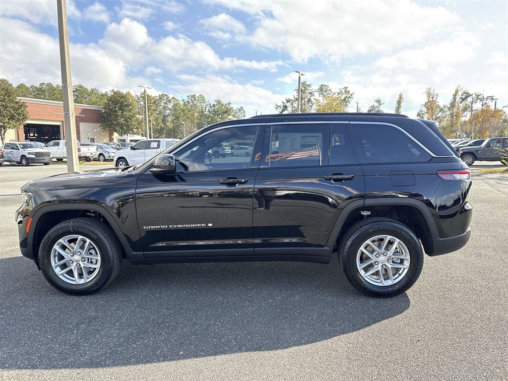New 2025 Jeep Grand Cherokee Laredo X w/ Luxury Tech Group I image 6