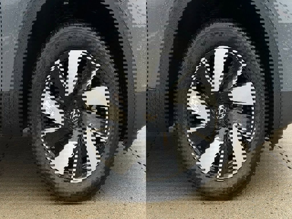 New 2026 Volkswagen Atlas Cross Sport SEL image 9