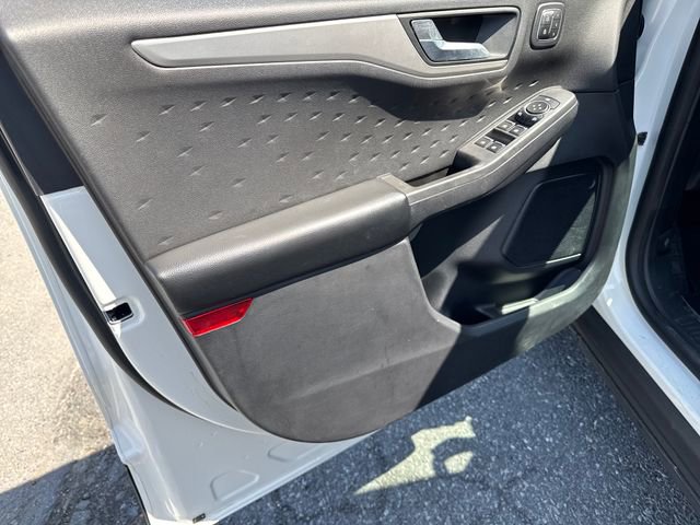 Used 2020 Ford Escape SEL image 10