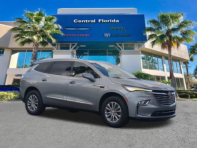 Used 2023 Buick Enclave Essence FWD image 2