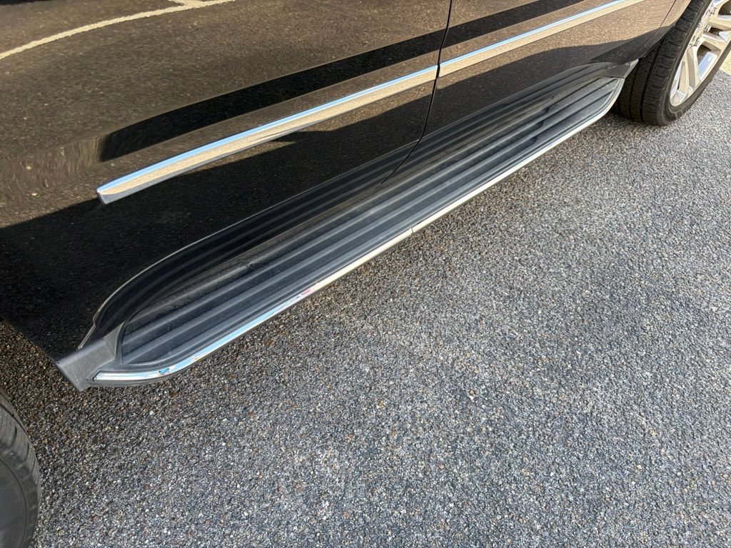 Used 2018 GMC Yukon SLT w/ Premium Edition RWD image 14