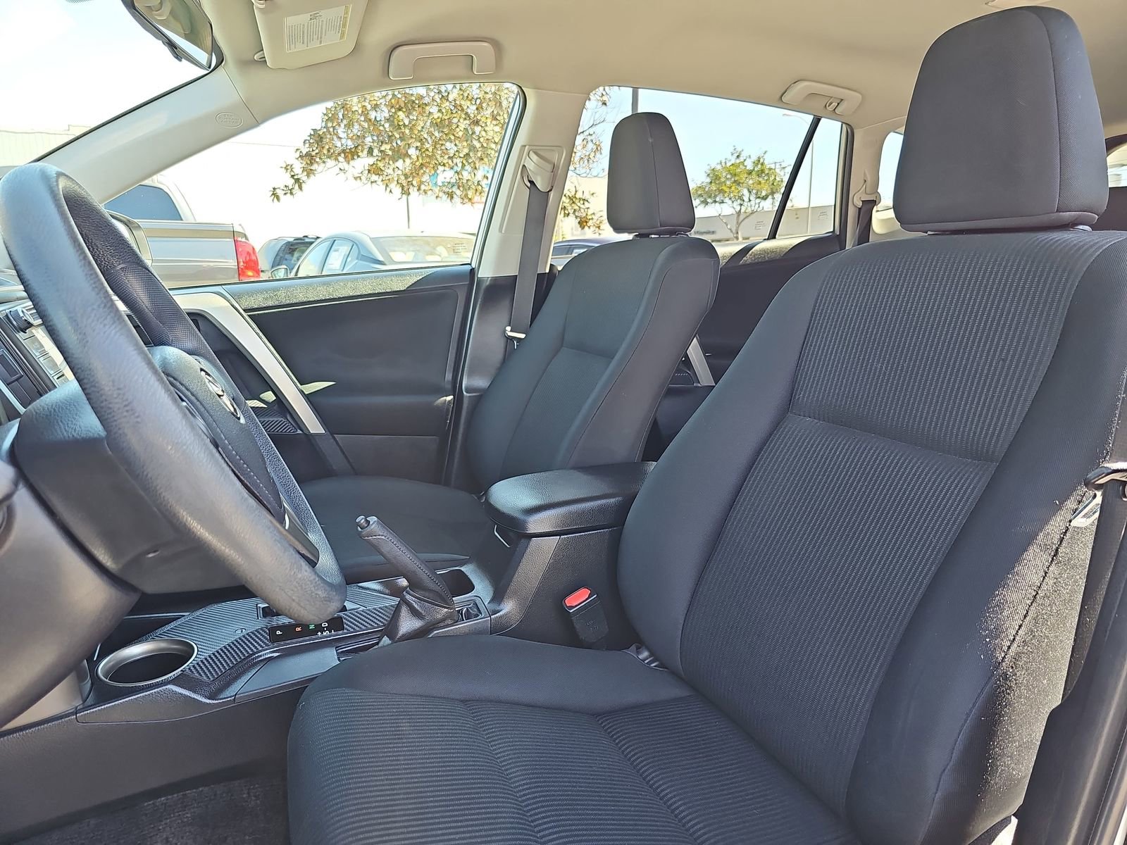 Used 2015 Toyota RAV4 LE image 14