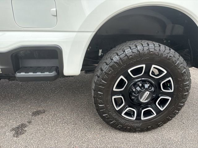 Used 2024 Ford F250 Platinum image 11