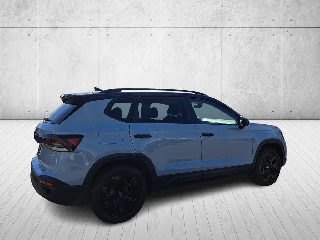 New 2026 Volkswagen Taos SE image 4