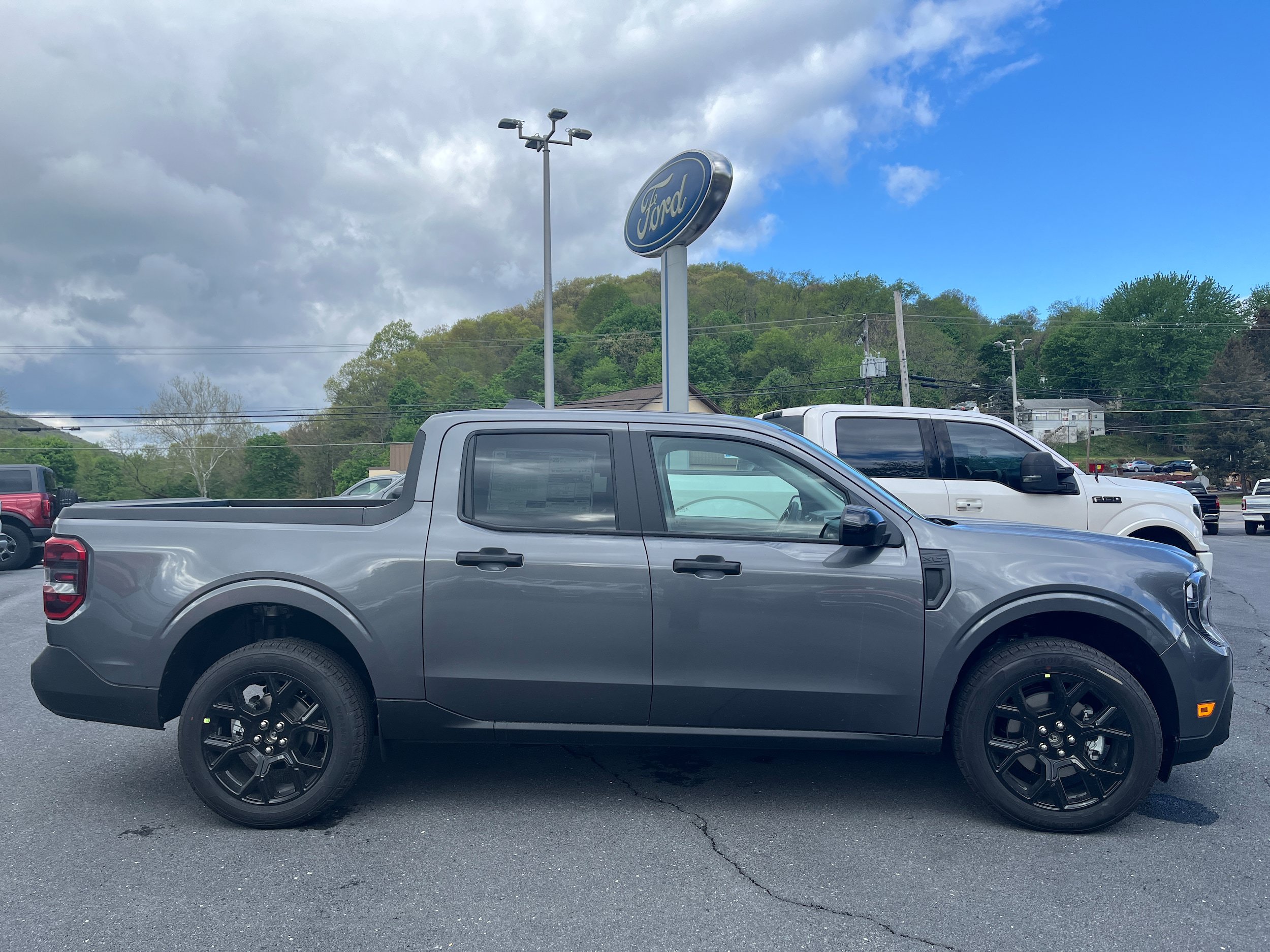 New 2026 Ford Maverick XLT w/ XLT Luxury Package AWD/4WD image 4