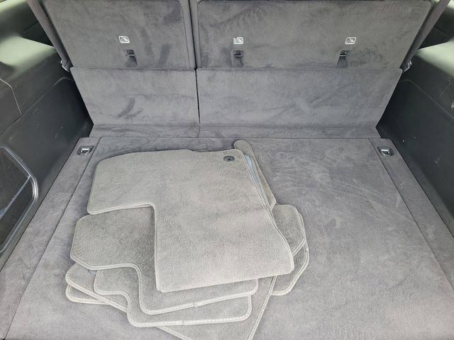 Used 2024 Jeep Wagoneer L Series II w/ Flexible Seating Group image 7