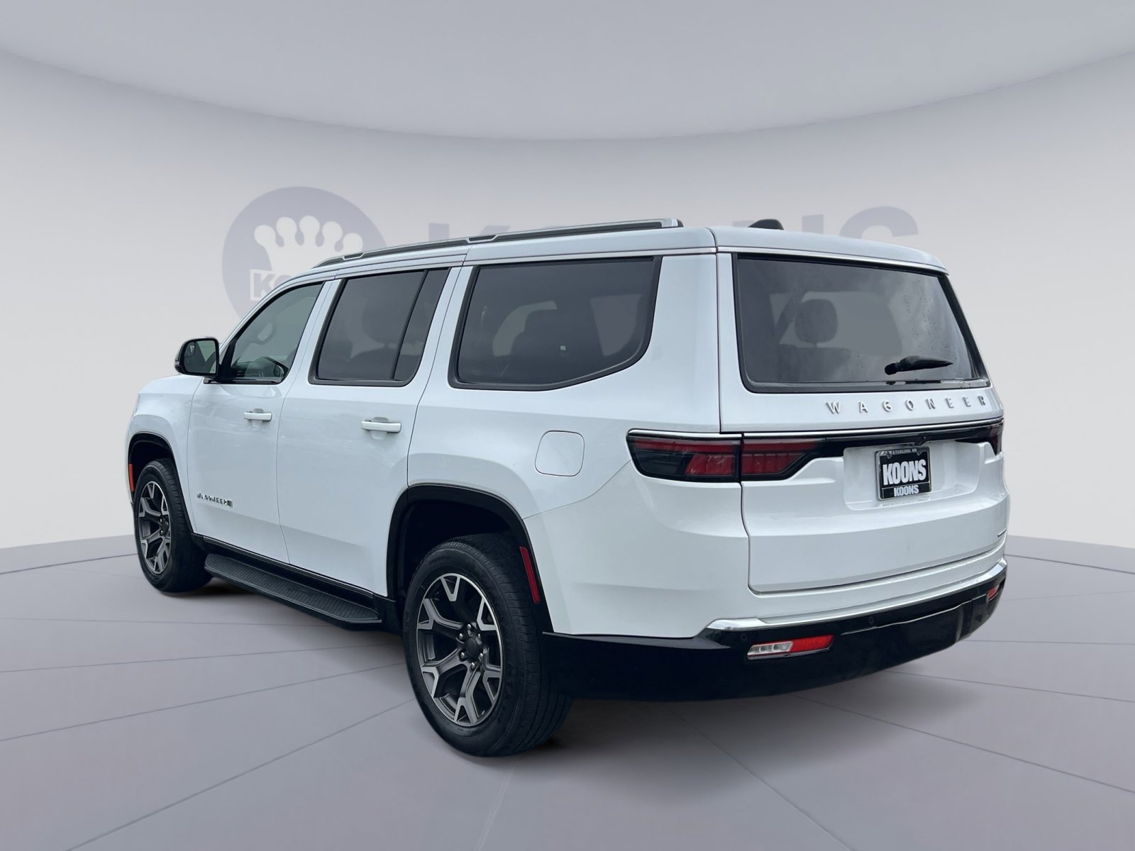 Used 2024 Jeep Wagoneer Series III AWD/4WD image 14