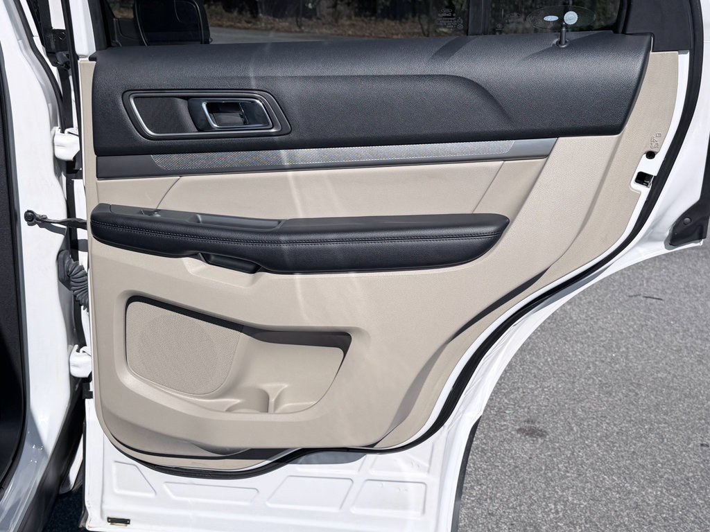 Used 2018 Ford Explorer XLT w/ Equipment Group 202A FWD image 33