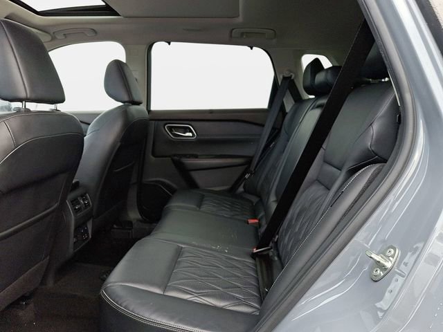 Used 2021 Nissan Rogue Platinum image 12