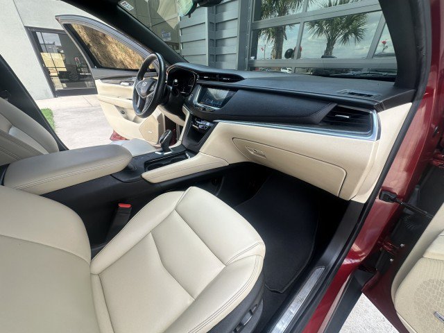 Used 2017 Cadillac XT5 FWD image 15
