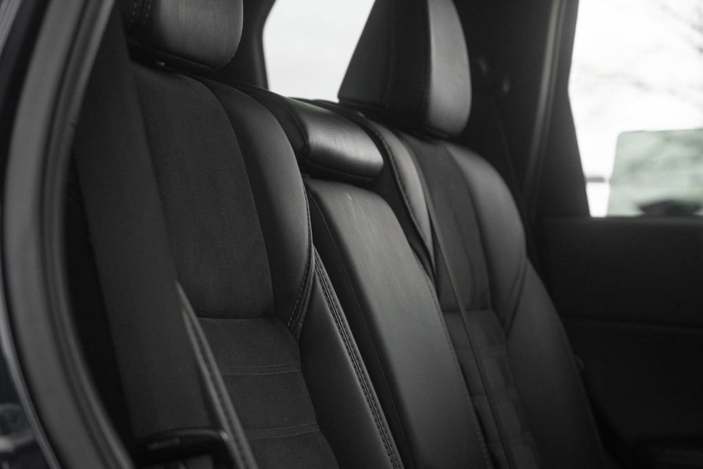 Used 2024 Mitsubishi Outlander SE Black Edition image 46